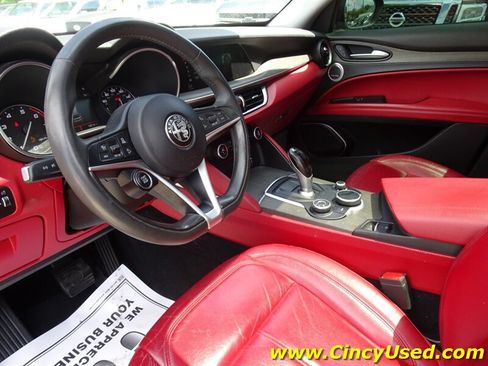 Used 2018 Alfa Romeo Stelvio Ti AWD/4WD image 12