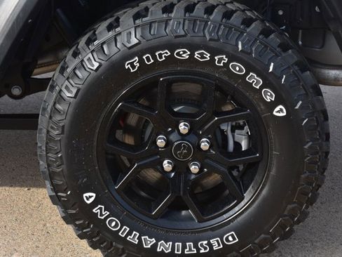 Used 2025 Jeep Gladiator Overland AWD/4WD image 10