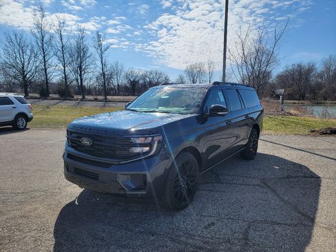 New 2026 Ford Expedition Max Platinum image 1