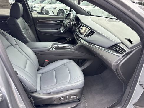 Used 2023 Buick Enclave Essence w/ Sport Touring Edition FWD image 35