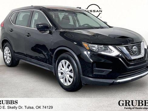 Used 2018 Nissan Rogue S FWD image 1