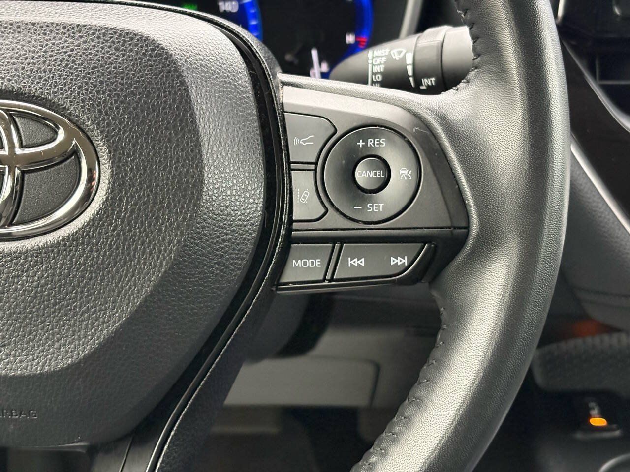 Used 2022 Toyota Corolla LE w/ Premium Interior Package FWD image 34