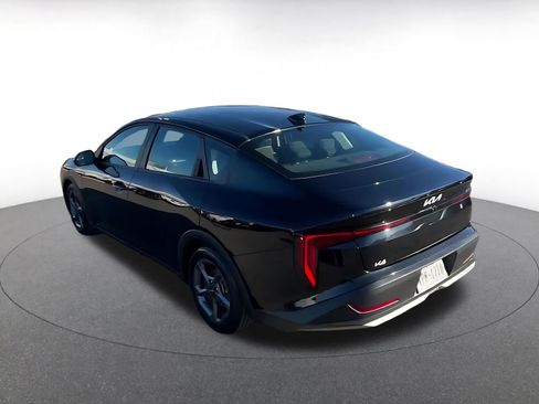 Used 2025 Kia K4 LXS image 11