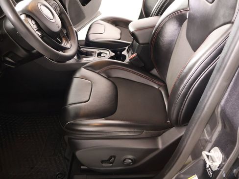 Used 2023 Jeep Cherokee Trailhawk w/ Trailer Tow Group image 13