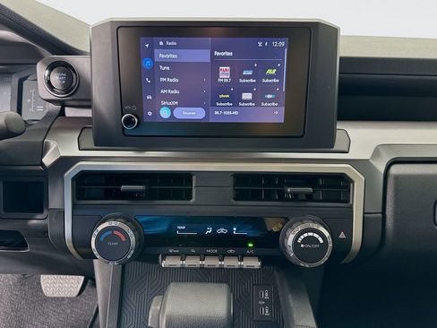 Used 2025 Toyota Tacoma SR5 image 14