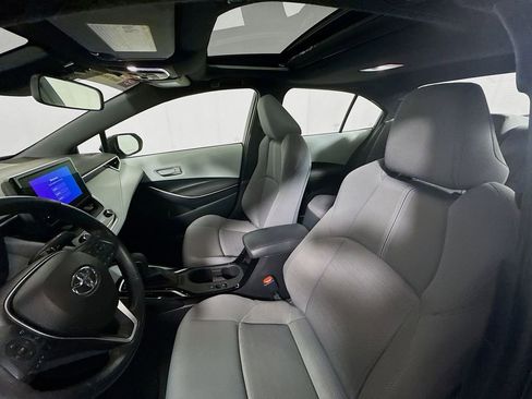 Used 2023 Toyota Corolla SE w/ SE Premium Package image 19