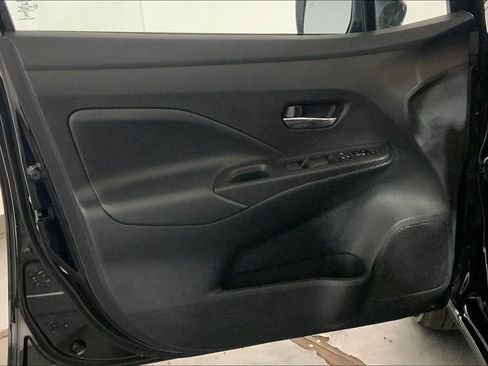 Used 2025 Nissan Versa SV FWD image 25