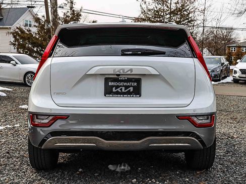 Certified 2023 Kia Niro Wave w/ Wave Preserve Package image 5