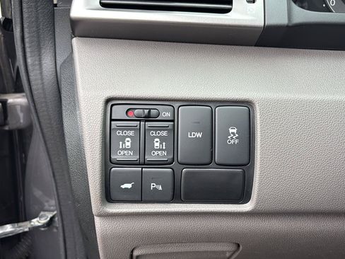 Used 2015 Honda Odyssey Touring Elite image 37