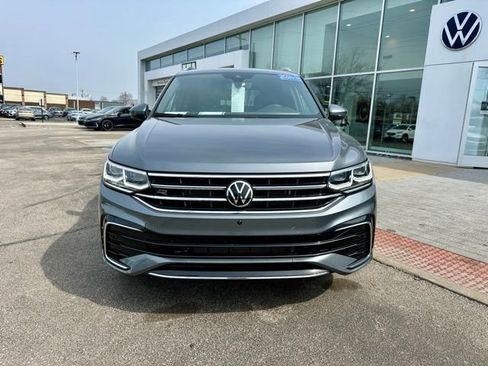 Used 2024 Volkswagen Tiguan SEL R-Line image 2