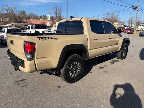 Used 2020 Toyota Tacoma TRD Off-Road w/ Technology Package image 3