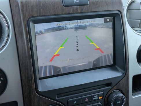 Used 2017 Chrysler 300 S AWD/4WD image 18