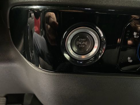 Used 2023 Chevrolet Silverado 1500 LT image 25