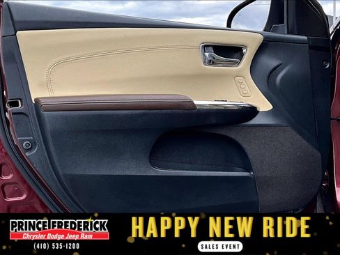 Used 2016 Toyota Avalon XLE Premium image 19