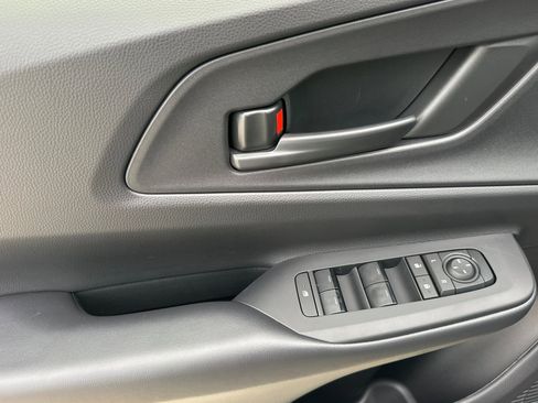 New 2026 Toyota Prius Plug-In Hybrid FWD image 10