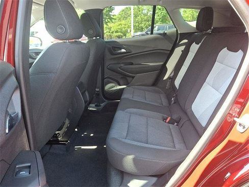 Used 2025 Chevrolet Trax LS image 10