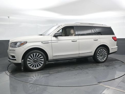 Used 2019 Lincoln Navigator Reserve AWD/4WD image 8
