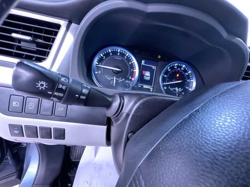 Used 2018 Toyota Highlander XLE w/ Protection Package #3 AWD/4WD image 18
