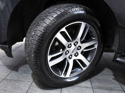 Used 2023 Ford Expedition Limited AWD/4WD image 7
