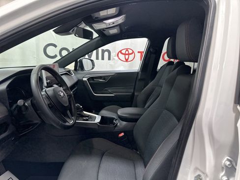 Used 2025 Toyota RAV4 SE image 20