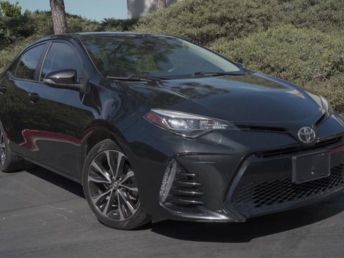 Used 2017 Toyota Corolla SE image 2