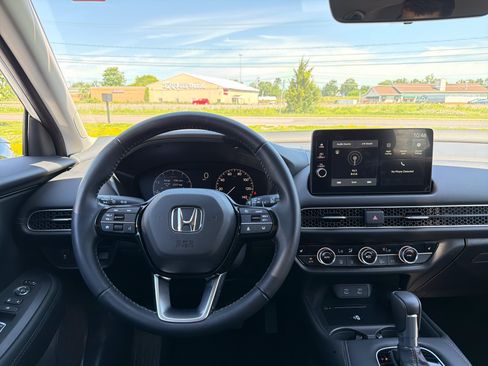 Used 2026 Honda HR-V EX-L image 12