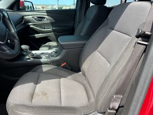 Used 2023 Chevrolet Traverse LT FWD image 16
