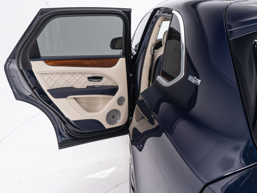 Certified 2022 Bentley Bentayga AWD/4WD image 21