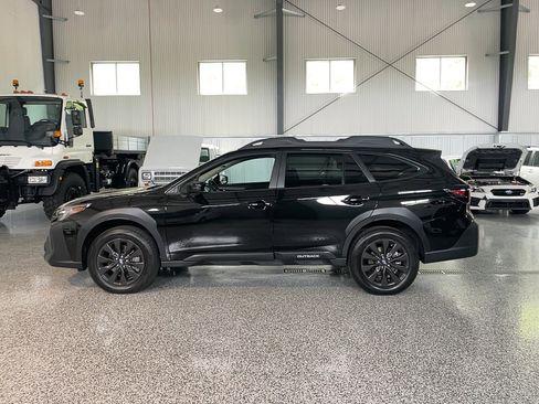 Used 2025 Subaru Outback Onyx Edition AWD/4WD image 4