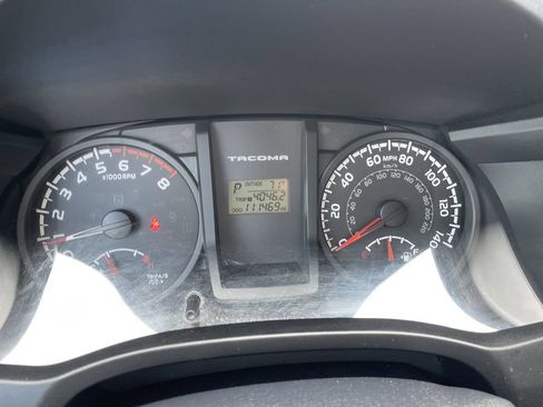 Used 2017 Toyota Tacoma SR w/ SR Convenience Package AWD/4WD image 17