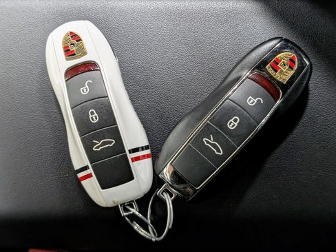 Used 2013 Porsche 911 Carrera RWD image 39