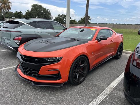 Used 2019 Chevrolet Camaro SS RWD image 8