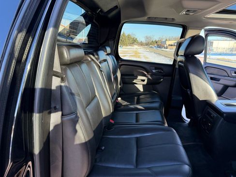 Used 2010 Chevrolet Avalanche LT w/ Luxury Package image 22