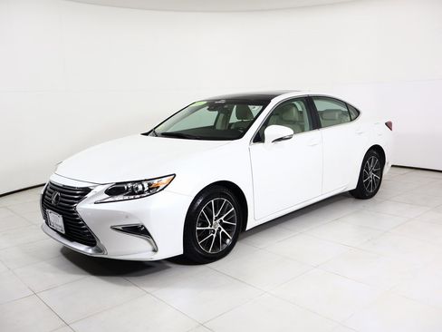 Used 2017 Lexus ES 350 image 12