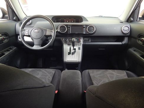 Used 2015 Scion xB FWD image 10
