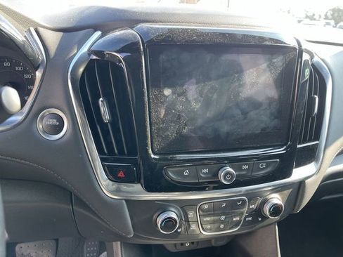 Used 2023 Chevrolet Traverse LT image 4