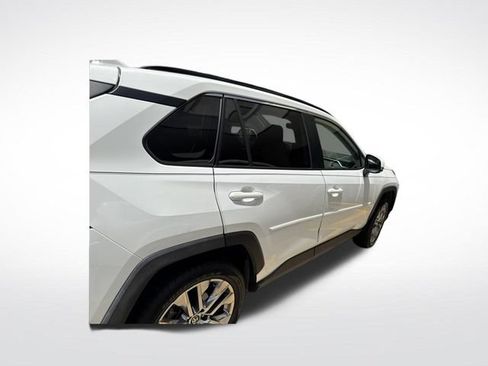 Used 2020 Toyota RAV4 XLE Premium FWD image 8