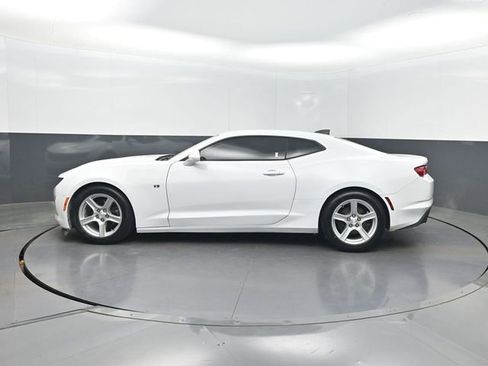 Used 2020 Chevrolet Camaro LT RWD image 2