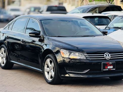 Used 2014 Volkswagen Passat 1.8T S image 4