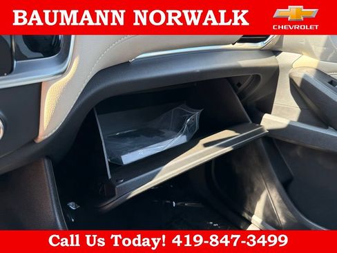 Used 2022 Chevrolet Traverse LS FWD image 42