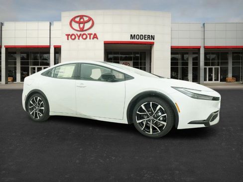 New 2026 Toyota Prius Plug-In Hybrid image 31