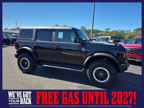 New 2025 Ford Bronco Outer Banks w/ Sasquatch Package AWD/4WD image 2