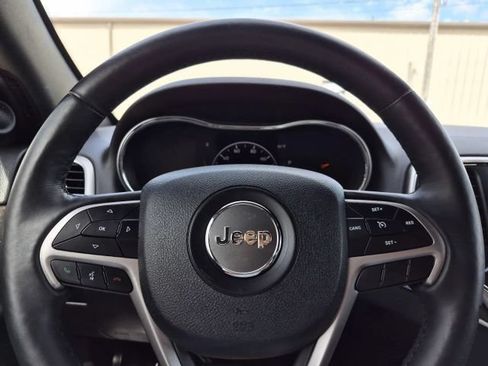 Used 2018 Jeep Grand Cherokee Limited AWD/4WD image 25
