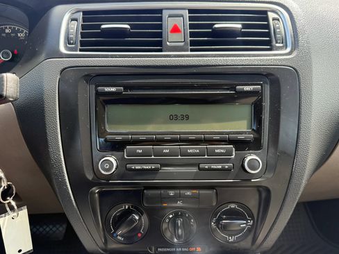 Used 2011 Volkswagen Jetta S FWD image 25