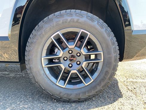 New 2026 GMC Terrain AT4 AWD/4WD image 24