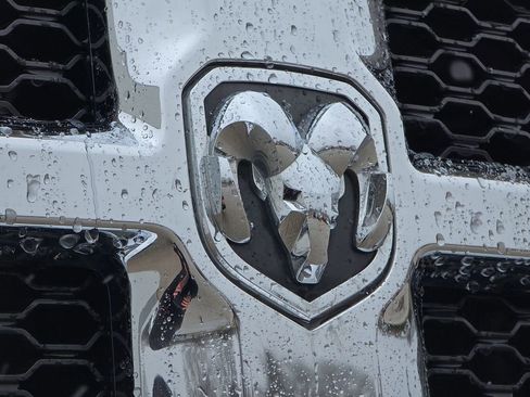 Used 2015 RAM 2500 SLT w/ Snow Chief Group image 32