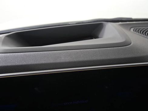 Certified 2025 BMW 330i Sedan image 24