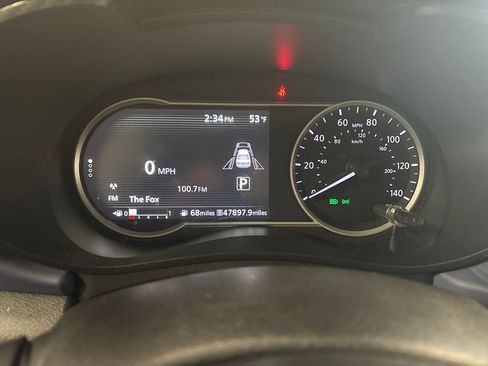 Used 2023 Nissan Versa SV image 15