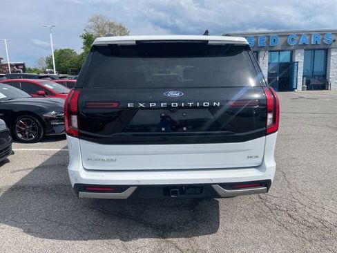 Used 2025 Ford Expedition Max Platinum AWD/4WD image 5