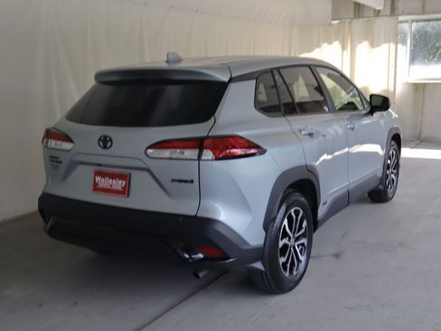Used 2024 Toyota Corolla Cross AWD Hybrid image 6
